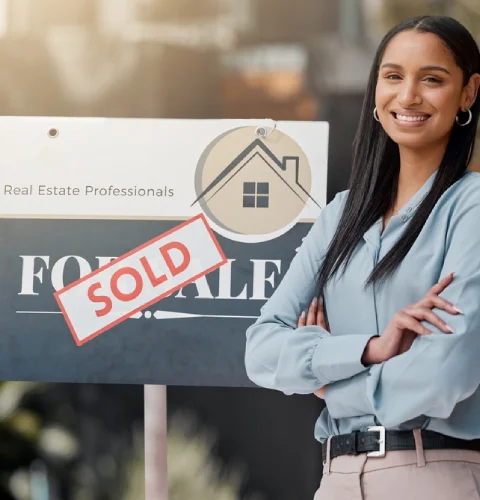 Berwick homeowner speaking with a real estate agent about selling a property quickly
