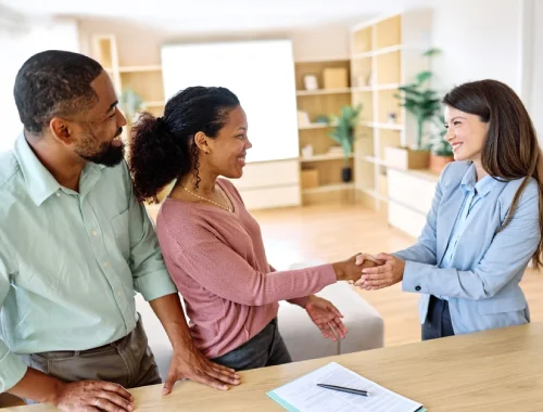 Real estate agent supporting a seller through offer negotiation and settlement