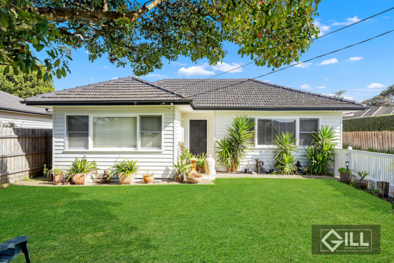 Seaside Serenity Meets Contemporary Comfort.