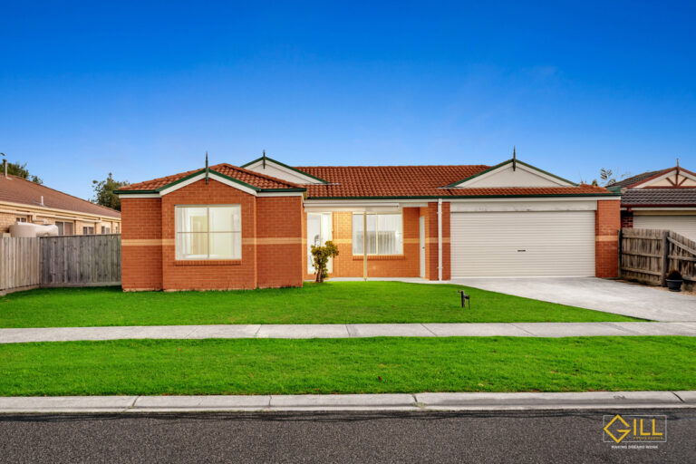 Discover Your Perfect Retreat: Charming 3-Bedroom Home Plus Study in Berwick