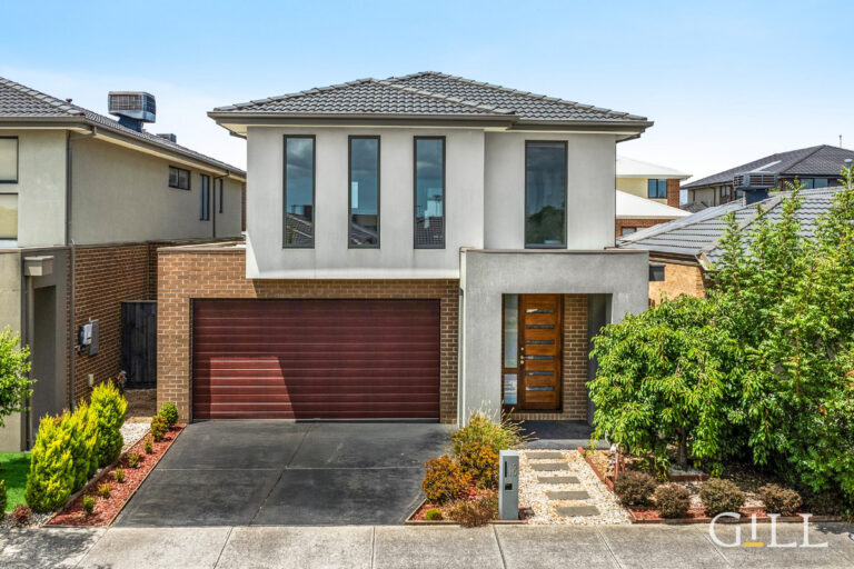Modern Comfort & Convenient Living in a Prime Clyde North Location