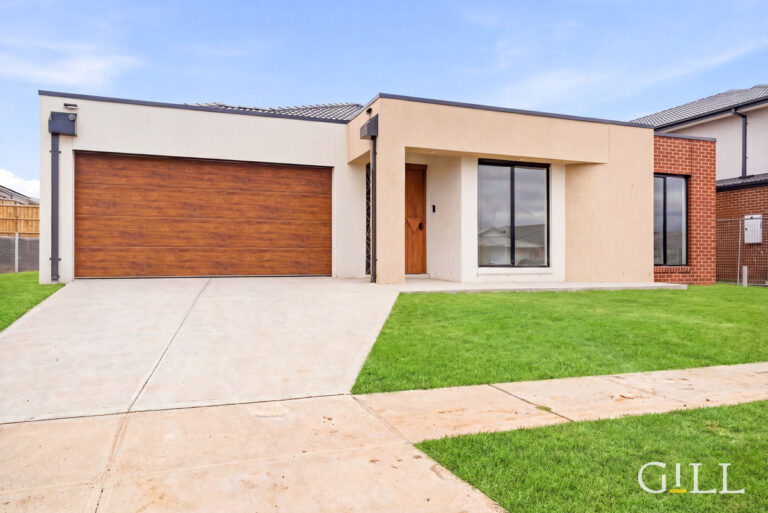 Brand New Family Home in Prime Clyde North Location!