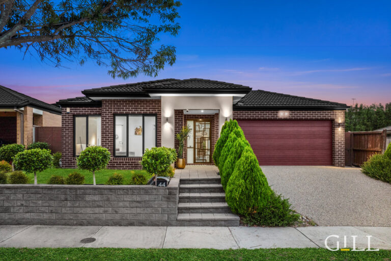 MODERN FAMILY LIVING IN BERWICK WATERS – STYLE, SPACE & LOCATION!