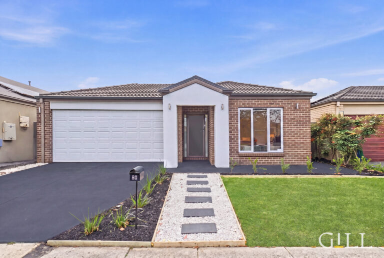 Move-In Ready Family Home Close to Schools, Parks & Shopping