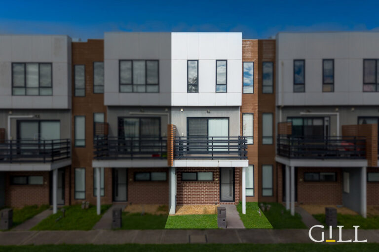 Modern Townhouse in the Heart of Dandenong-
