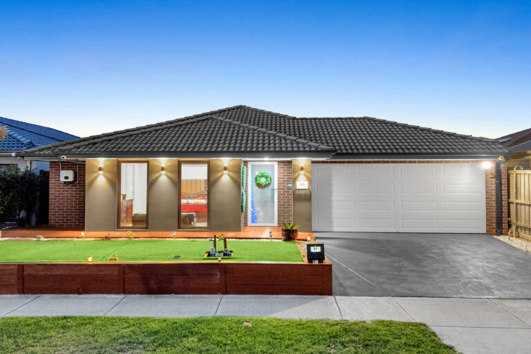 Spacious Family Living with Multiple Living Zones & Exceptional Outdoor Entertaining